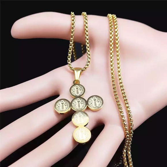 Christian Cross Pendant Chain Necklace - Picture 3 of 12